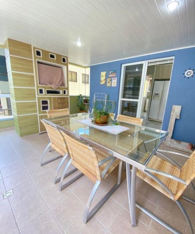 03 DORM SENDO 02 SU�TES E 02 VAGAS - MEIA PRAIA