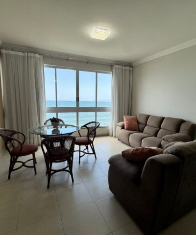 03 SU�TES E 02 VAGAS DE GARAGEM - FRENTE MAR