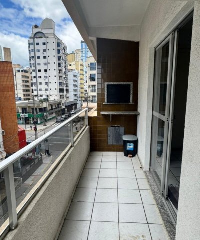 02 DORMIT�RIOS E 01 VAGA DE GARAGEM - QUADRA MAR