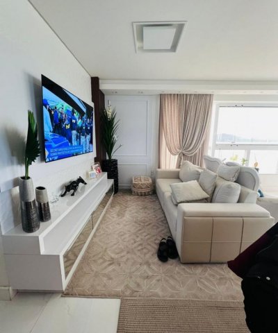 04 SUTES E 03 VAGAS DE GARAGEM - QUADRA MAR