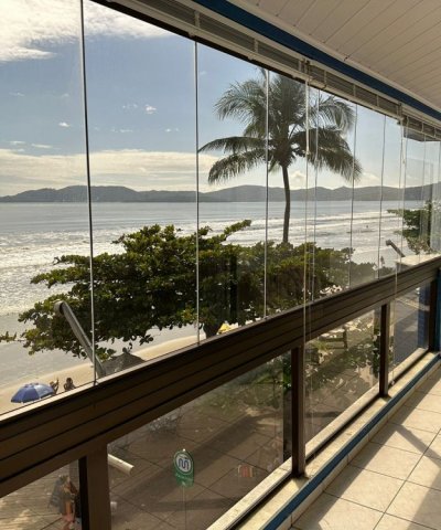 04 DORMIT�RIOS E 01 VAGA DE GARAGEM - FRENTE MAR 