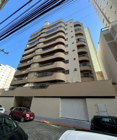 03 DORMIT�RIOS E 01 VAGA - MEIA PRAIA 