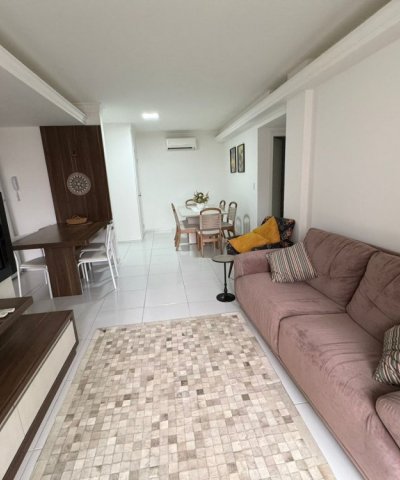 02 DORMIT�RIOS E 02 VAGAS DE GARAGEM - MEIA PRAIA