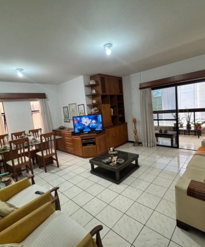 03 DORMIT�RIOS E 01 VAGA - QUADRA MAR NO CENTRO